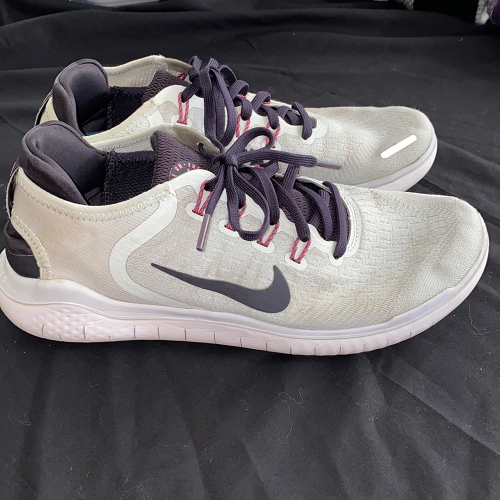 NIKE- Nike Free Run Mint & Black Running Shoes Size 9